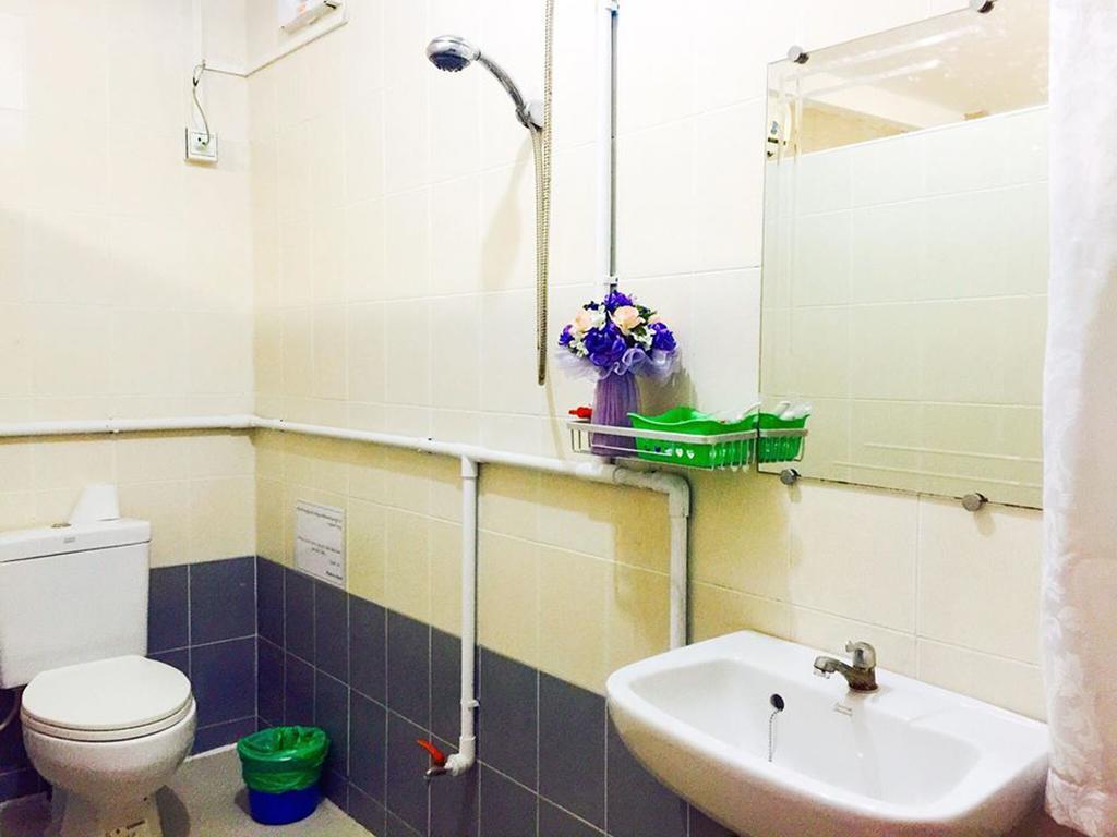 Pandora Motel Rangun Zewnętrze zdjęcie