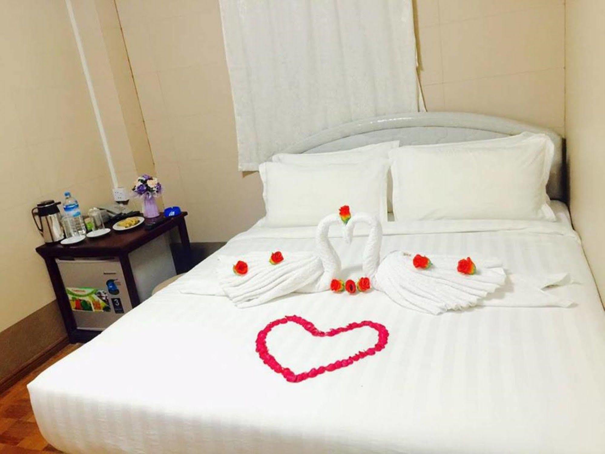 Pandora Motel Rangun Zewnętrze zdjęcie