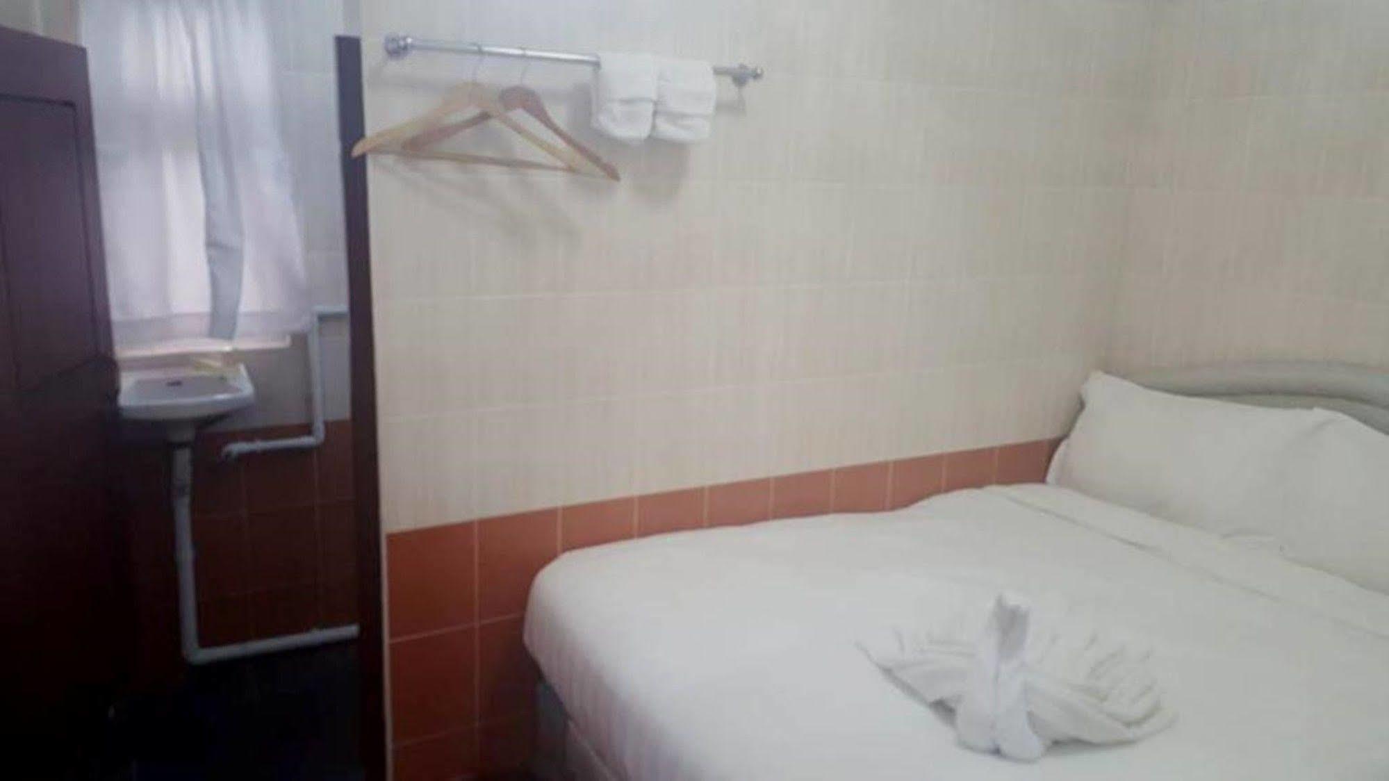 Pandora Motel Rangun Zewnętrze zdjęcie
