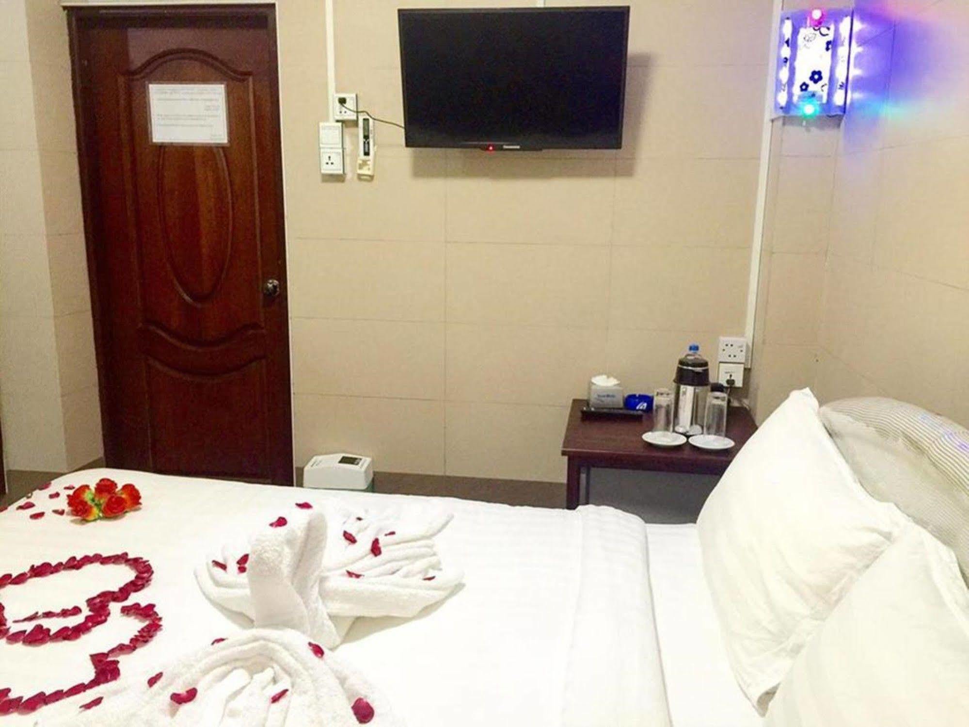Pandora Motel Rangun Zewnętrze zdjęcie